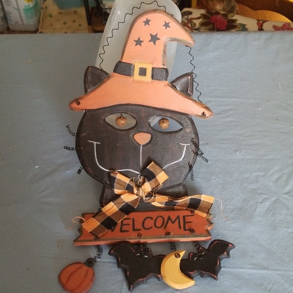 Wooden Halloween Welcome Sign
